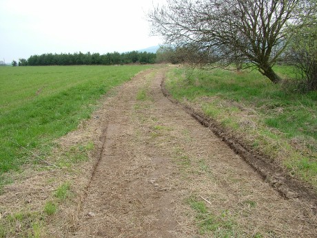 04 - Cestička jako stoleček.JPG